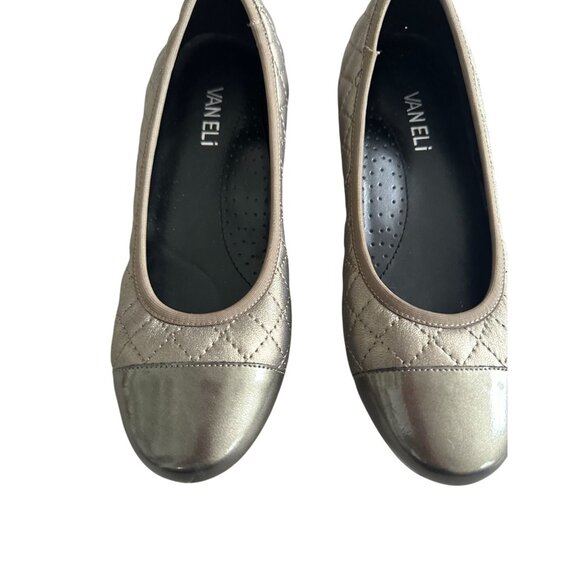 VAN ELI Serene Silver Quilted Leather Ballet Flats Size 6.5 - Picture 2 of 7